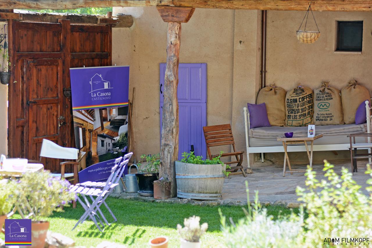 La Casona De Castilnovo - Gay Men Only Guest House Valdesaz Exterior photo