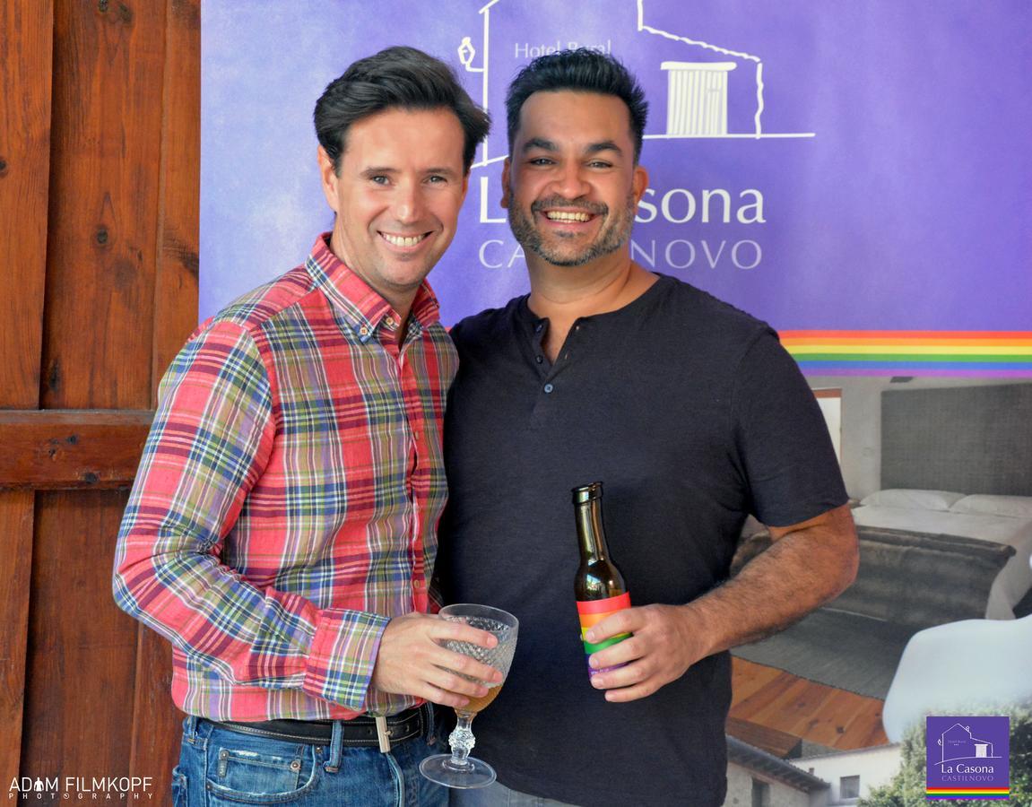 La Casona De Castilnovo - Gay Men Only Guest House Valdesaz Exterior photo